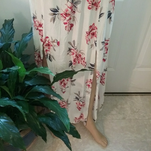 NWT DRESS - Picture 5 of 8